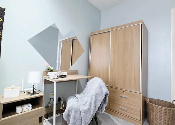 Apartment 1-br Promo! In Makati - With Pool, Fast Wifi, Gym, Balcony