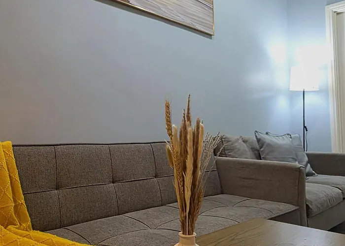 1-br Promo! In Makati - With Pool, Fast Wifi, Gym, Balcony Manila