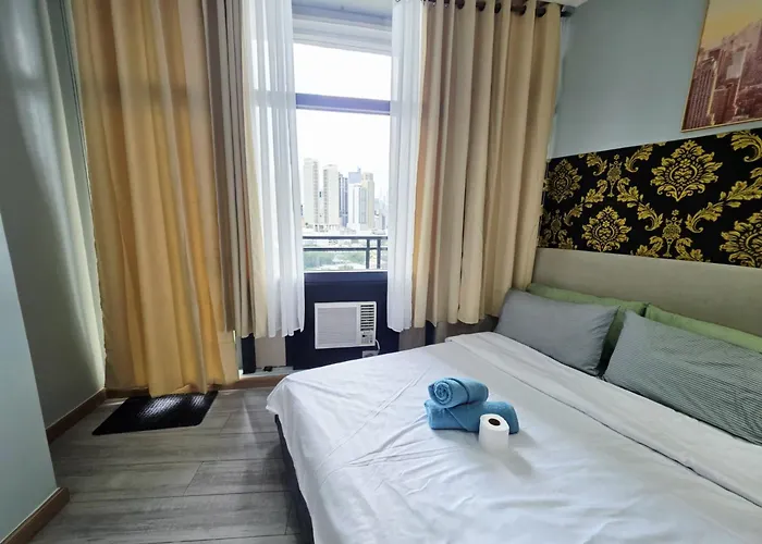 Apartment 1-br Promo! In Makati - With Pool, Fast Wifi, Gym, Balcony Manila