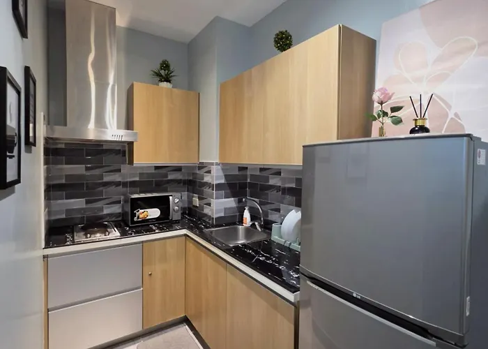 1-br Promo! In Makati - With Pool, Fast Wifi, Gym, Balcony Manila