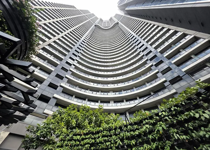 Apartment 1-br Promo! In Makati - With Pool, Fast Wifi, Gym, Balcony Manila