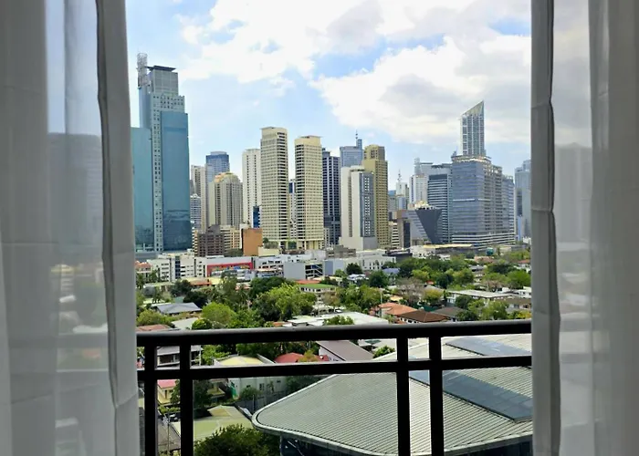 1-br Promo! In Makati - With Pool, Fast Wifi, Gym, Balcony *