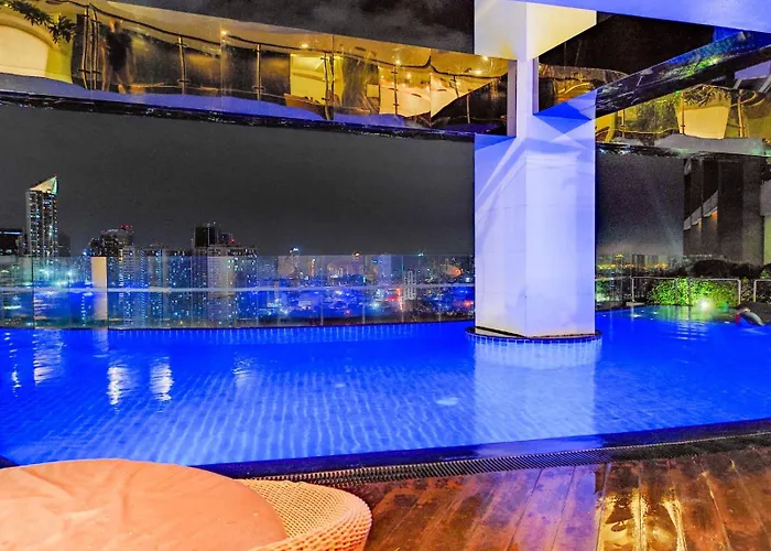 1-br Promo! In Makati - With Pool, Fast Wifi, Gym, Balcony Apartment Manila