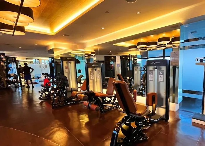 Apartment 1-br Promo! In Makati - With Pool, Fast Wifi, Gym, Balcony